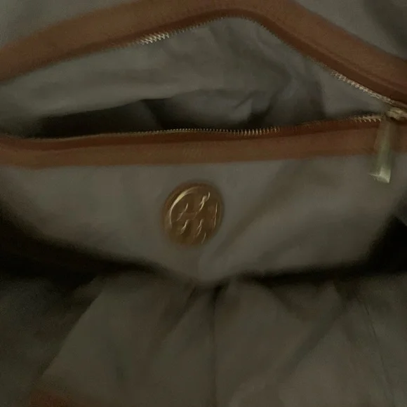 Tory Burch Camel Leather Shoulder Bag - Picture 11 of 12